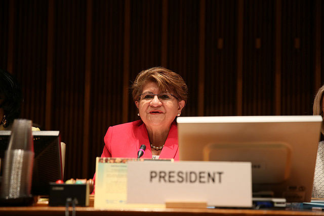 ministra de Salud de El Salvador, Violeta Menjivar