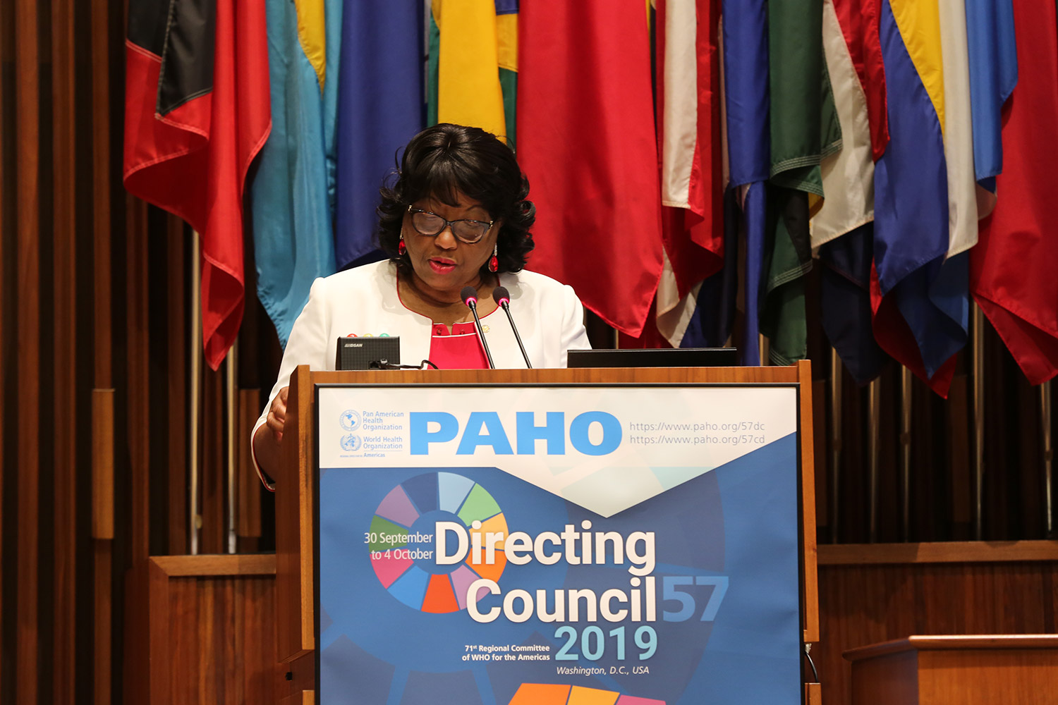 Ante los ministros de Salud de las Américas, la Directora de la OPS, Carissa F. Etienne, inauguró las sesiones del 57º Consejo Directivo.